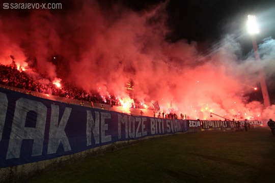 File:Grb-FK-Crvena-zvezda-zvanične-boje.png - Wikimedia Commons