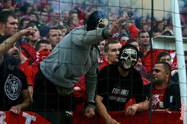 File:Hooligans of Spartak Moscow 1.jpg - Wikimedia Commons