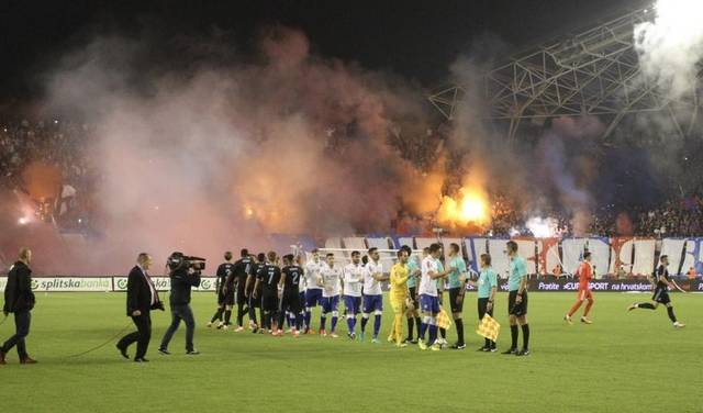 Ultras World - Hajduk Split vs Dinamo Zagreb 2000/2001