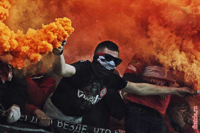 ULTRAS-TIFO.net - Good night from Spartak Moscow!