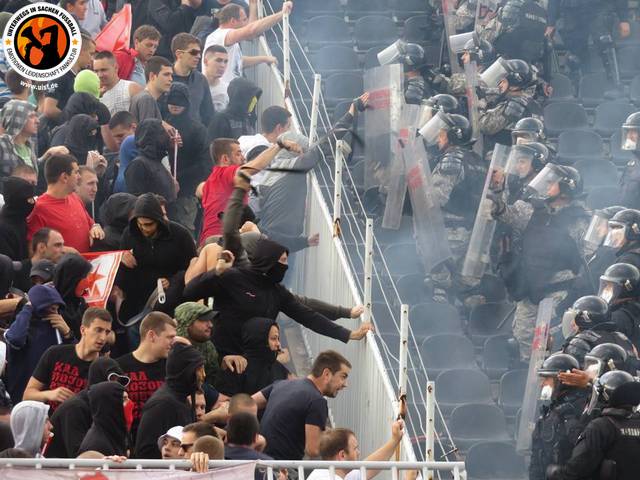 Hooligans.cz - Srbsko: KK Partizan - KK Crvena Zvezda