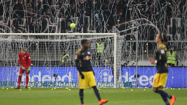 eintracht fans protest