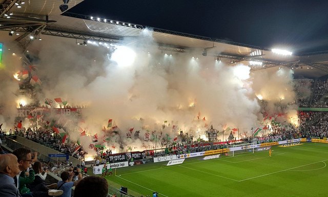 ULTRAS-TIFO.net - Dynamo Dresden vs Munchen 1860 right now