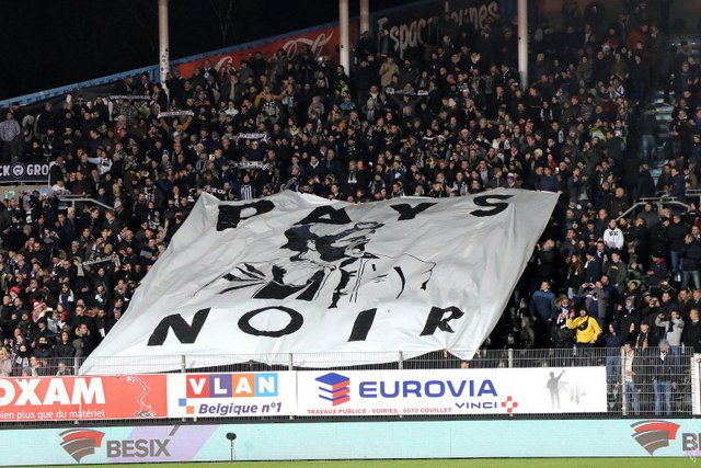 Charleroi Standard 1