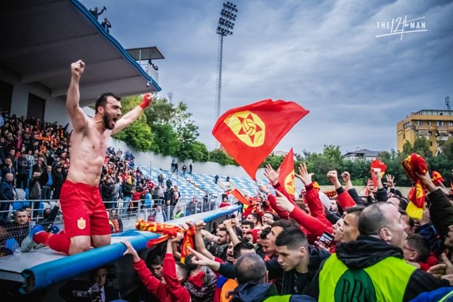 Partizanis fans cheer during the match between KF Tirana and FK News  Photo - Getty Images