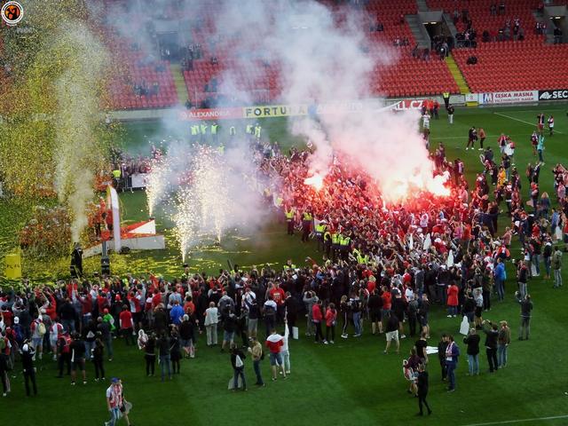 Ultras World - Slavia Praha vs Sparta Praha 08.07.2020