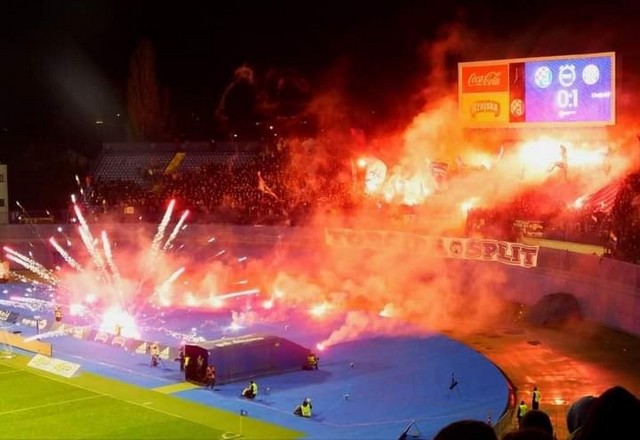 Ultras-Tifo on X: Dinamo Zagreb vs Hajduk Split today #dinamozagreb # hajduksplit #TorcidaSplit #ultrastifo  / X