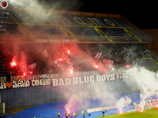 Ultras World - Hajduk Split vs Dinamo Zagreb 2000/2001