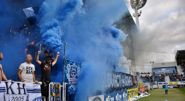 CURVA ULTRA - Ultras Slavia Liga Checa: 1. FC Slovácko