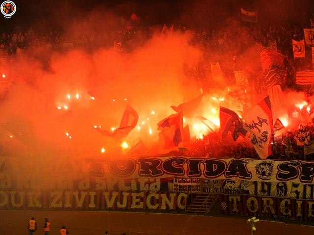 Ultras-Tifo on X: Dinamo Zagreb vs Hajduk Split today #dinamozagreb # hajduksplit #TorcidaSplit #ultrastifo  / X