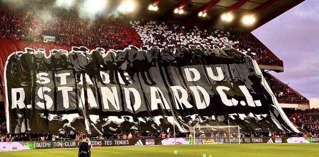 Standard Liege ultras steal Anderlecht tifo ahead of Croky Cup