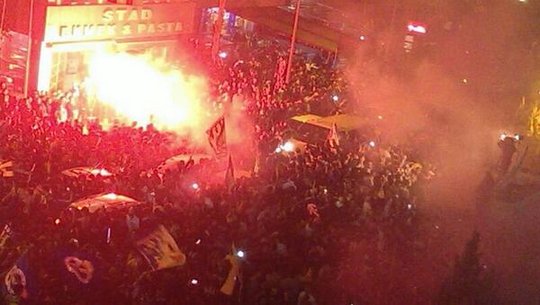 Grundlægger G ihærdige Celebration of Turkish champions Fenerbahce led to trouble in the streets