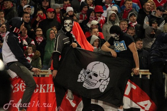 Spartak Moscow fined after fans' Nazi-symbol banner - Eurosport